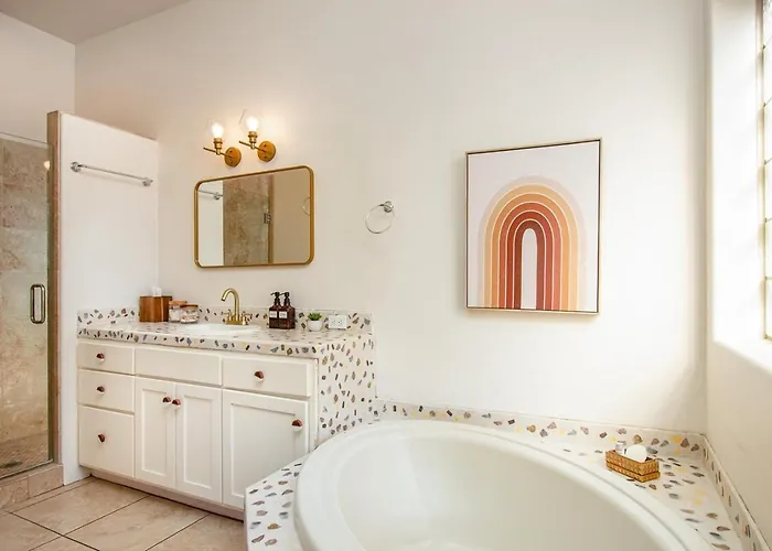 Enchanted Adobe Hideaway Whot Tub & Giant Chess Sedona