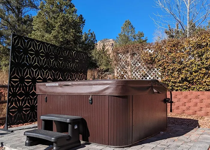 Enchanted Adobe Hideaway Whot Tub & Giant Chess * Sedona